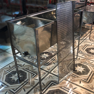 Стол для распечатывания сот 1,5 м ( с плоской корзиной FB, нержавеющая сталь марки AISI 304 - 0,5мм)