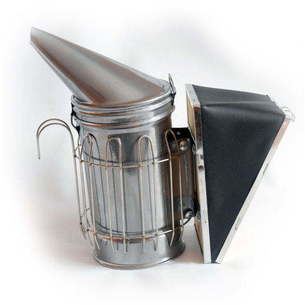 Дымарь пасечный со съемным мехом с ограждением окрашенный порошковой краской