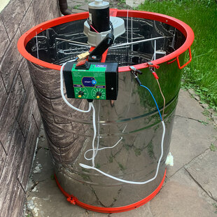 Медогонка 3х рамочная поворотная нержавеющая Aisi430 с Эл. приводом 12в 100ват кран пластик