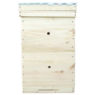 Улей многокорпусный под рамку типа «Дадан» 300 мм (2 корпуса, 10 рамок) с алюминиевой крышей Улей многокорпусный под рамку типа «Дадан» 300 мм (2 корпуса, 10 рамок) с алюминиевой крышей